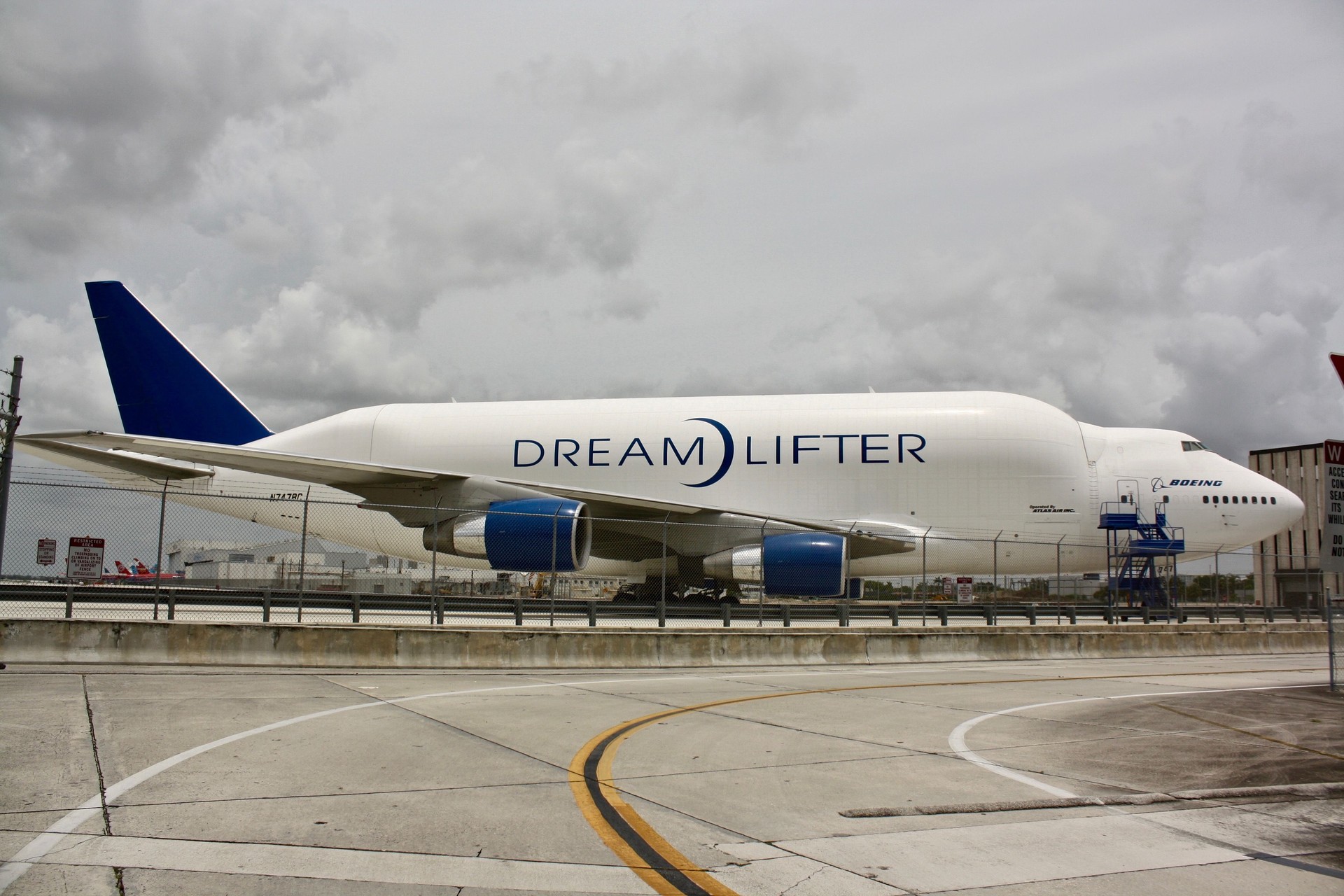 Boeing Dream Lifter 747 special purpose aircraft